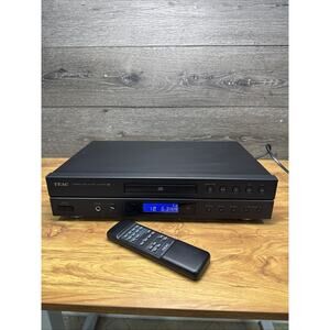 Teac CD-P1260 Compact Disc Player With Remote TESTED working